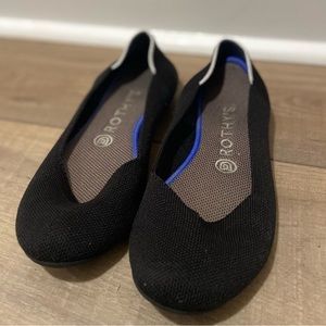 Rothys black flats. In used, but good condition. 7.5